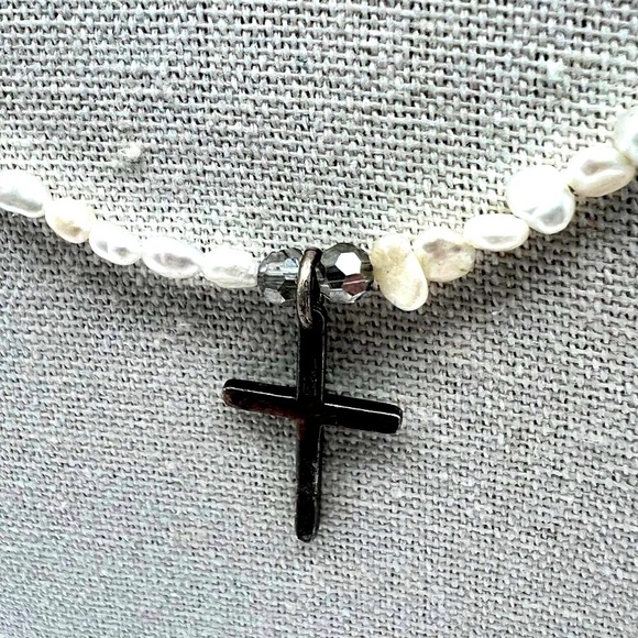 Vintage Sterling Silver Cross Necklace With Rice Pearls.  A13 - Picture 9 of 12